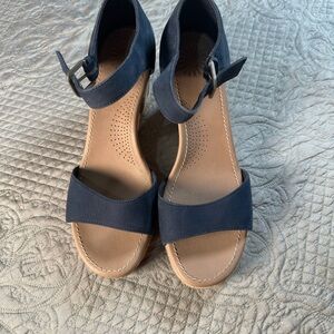 UGG Blue and Tan Sandals with Suede Straps